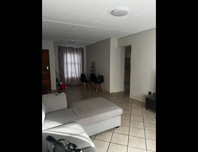 2 BEDROOM TOWNHOUSE FOR SALE IN SANDOWN